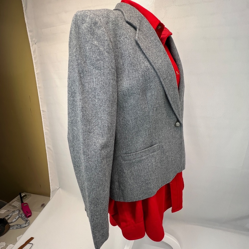 Excellent Condition Pendleton Gray Wool Blazer Si… - image 6